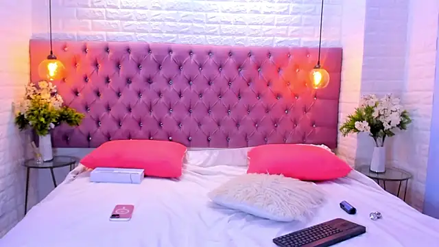 amber sparkle online show from 09/18/25, 12:51