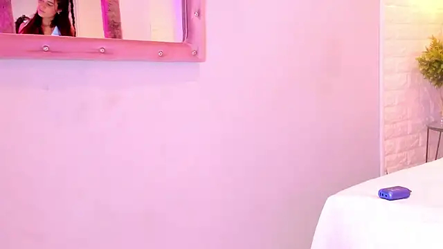 Snapshot of amber_sparkle chatting on 10/14/25, 12:50 amber sparkle online show from 10/14/25, 12:50