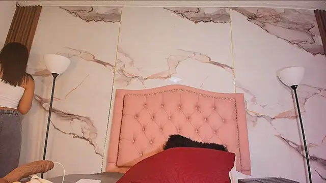 AlyaThompson online show from 04/21/26, 04:52