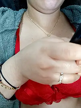 Snapshot of Queen-15 chatting on 12/15/25, 10:25 Queen-15 online show from 12/15/25, 10:25