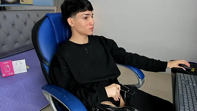 SamBlack  online show from 04/15/26, 12:45