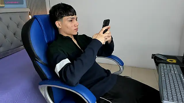 SamBlack  online show from 04/16/26, 12:39