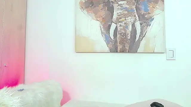 ParisRoux online show from 04/22/26, 10:33