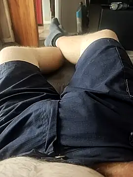 Snapshot of hubbyfun19 chatting on 09/16/25, 04:41 hubbyfun19 online show from 09/16/25, 04:41