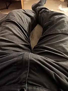 Snapshot of hubbyfun19 chatting on 09/27/25, 05:56 hubbyfun19 online show from 09/27/25, 05:56