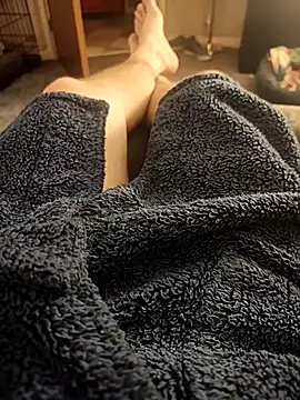 Snapshot of hubbyfun19 chatting on 10/20/25, 04:57 hubbyfun19 online show from 10/20/25, 04:57