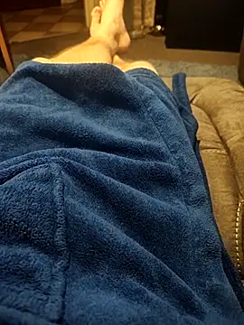 Snapshot of hubbyfun19 chatting on 01/18/26, 06:28 hubbyfun19 online show from 01/18/26, 06:28