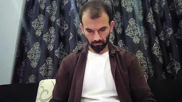 Apooabe online show from 10/26/25, 11:53