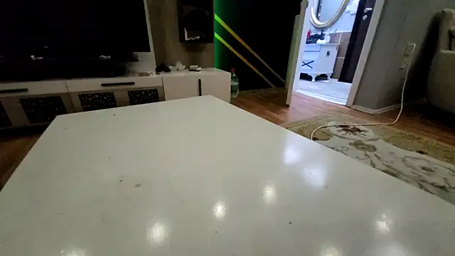 Apooabe online show from 11/21/25, 12:54