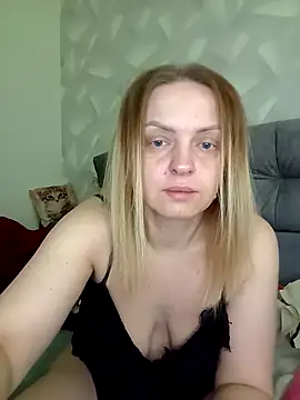 Snapshot of Ami_Foxy chatting on 05/10/26, 05:56 Ami Foxy online show from 05/10/26, 05:56