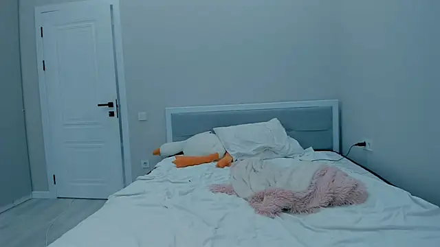 yuna loon online show from 10/03/25, 06:38