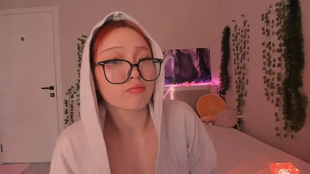 yuna loon online show from 12/05/25, 04:21