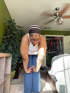 caramel  cremes online show from 11/06/25, 02:51