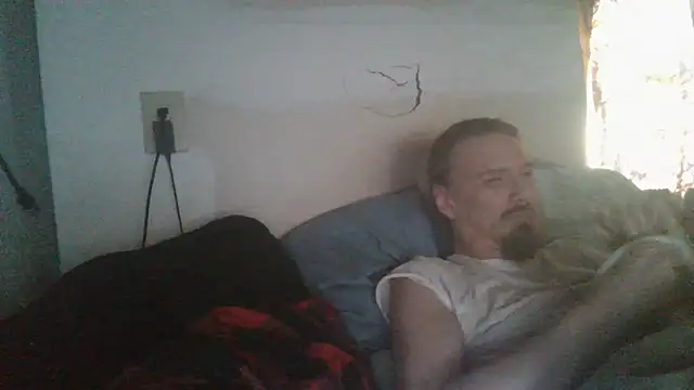 Snapshot of dandonn chatting on 04/25/26, 04:04 dandonn online show from 04/25/26, 04:04