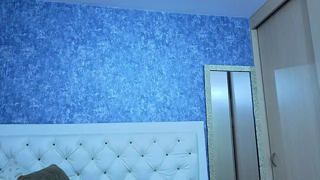 Snapshot of yulissa_girls chatting on 09/25/25, 06:00 yulissa girls online show from 09/25/25, 06:00