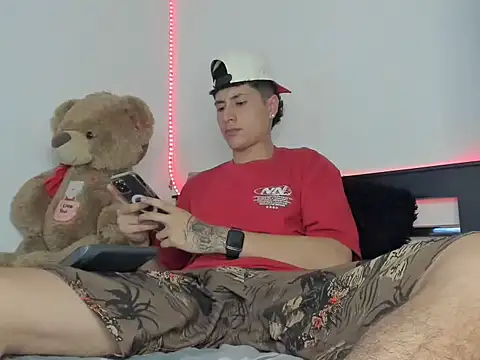 Mateo Escobar online show from 11/08/25, 04:45