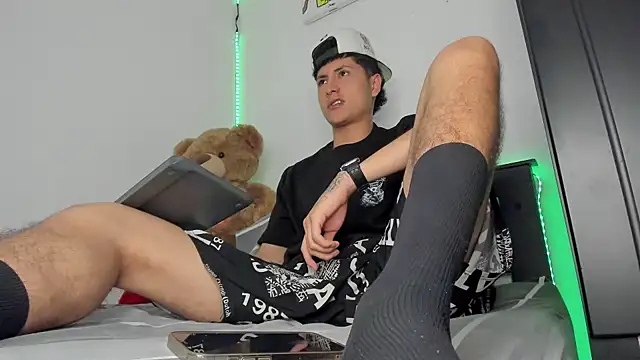 Mateo Escobar online show from 11/27/25, 04:47