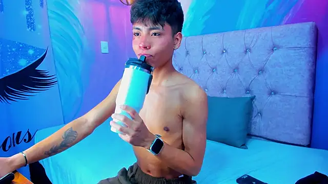 MaxiWildd online show from 04/13/26, 01:16