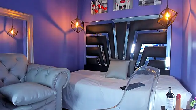 Snapshot of anne-brown13 chatting on 10/15/25, 07:14 anne-brown13 online show from 10/15/25, 07:14