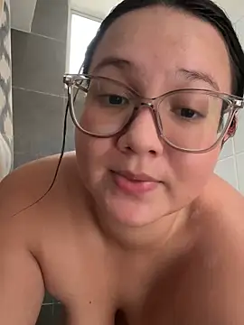 Snapshot of Kyleighc chatting on 12/21/25, 09:33 Kyleighc online show from 12/21/25, 09:33