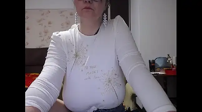 Snapshot of Mary_x chatting on 02/11/25, 09:53 Mary x online show from 02/11/25, 09:53