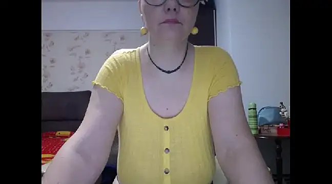 Snapshot of Mary_x chatting on 02/13/25, 03:50 Mary x online show from 02/13/25, 03:50