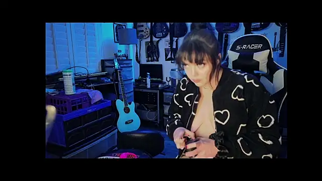 TheSlutMuffin online show from 12/18/25, 08:42