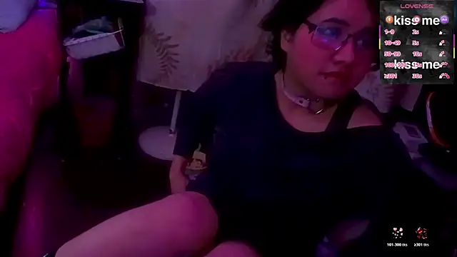 Snapshot of Ftm_Bunny chatting on 12/14/25, 11:59 Ftm Bunny online show from 12/14/25, 11:59