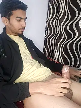 Snapshot of Sweetfucker_ chatting on 11/17/25, 08:09 Sweetfucker online show from 11/17/25, 08:09