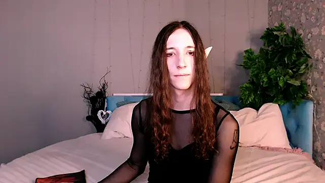 SilverMuse online show from 12/16/25, 08:14