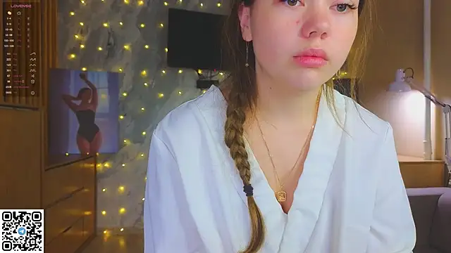 miss bubbles  online show from 12/17/25, 01:22