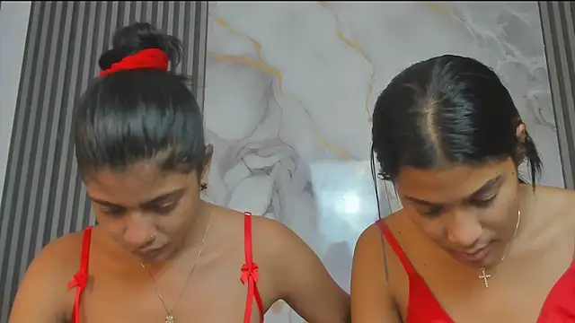 TifanyandLisa online show from 09/11/25, 09:15