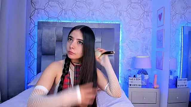 AlliceWinter online show from 10/25/25, 12:34