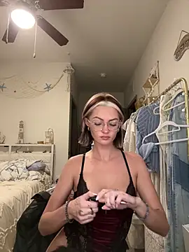 imtessaxoxo online show from 11/06/25, 03:40