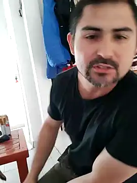 Bradd 32 online show from 10/26/25, 04:35