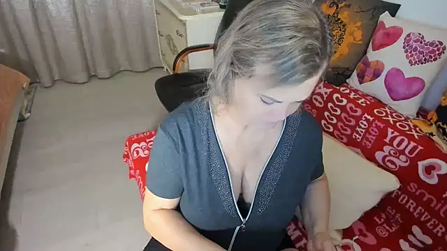 MildMature online show from 11/18/25, 06:12