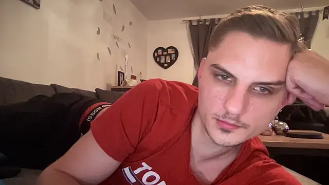 Snapshot of Sweetbooy90 chatting on 01/08/26, 10:34 Sweetbooy90 online show from 01/08/26, 10:34