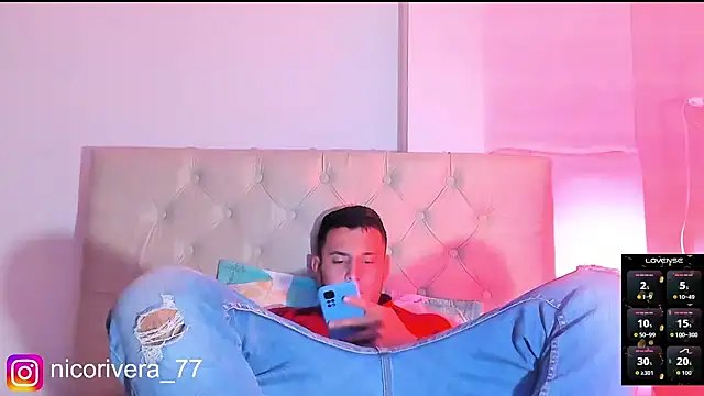 Snapshot of nico_rivera chatting on 09/15/25, 03:50 nico rivera online show from 09/15/25, 03:50