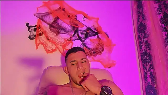 Snapshot of nico_rivera chatting on 10/26/25, 01:22 nico rivera online show from 10/26/25, 01:22