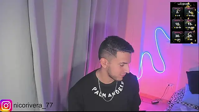 Snapshot of nico_rivera chatting on 12/13/25, 11:32 nico rivera online show from 12/13/25, 11:32