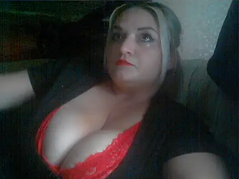 Snapshot of DianaCream chatting on 09/15/25, 11:10 DianaCream online show from 09/15/25, 11:10