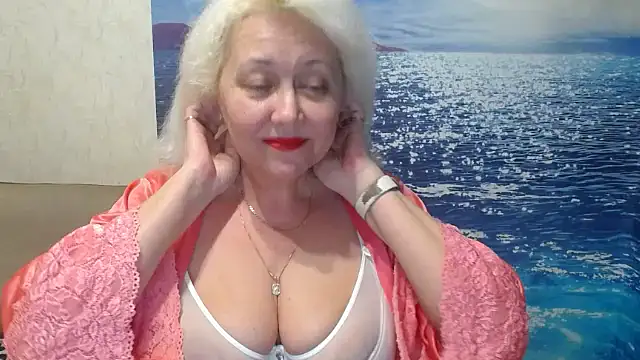 Snapshot of VicunaCool chatting on 02/05/25, 09:40 VicunaCool online show from 02/05/25, 09:40