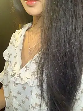 Nhinhi18 online show from 04/07/26, 03:23