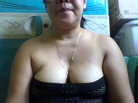mommasexy29 online show from 09/27/25, 04:39