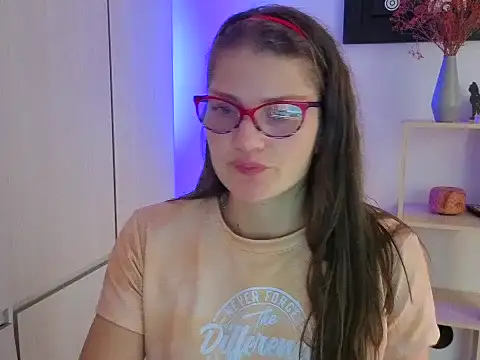 Snapshot of Camila-ventura chatting on 11/16/25, 08:36 Camila-ventura online show from 11/16/25, 08:36