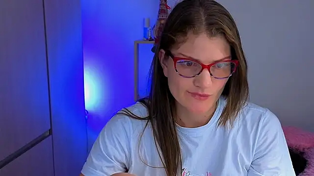 Snapshot of Camila-ventura chatting on 12/05/25, 08:05 Camila-ventura online show from 12/05/25, 08:05