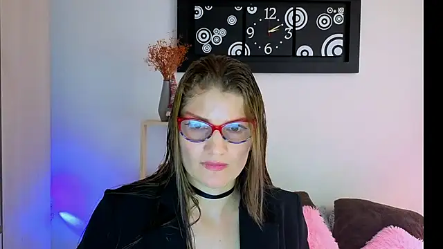 Snapshot of Camila-ventura chatting on 12/14/25, 07:07 Camila-ventura online show from 12/14/25, 07:07