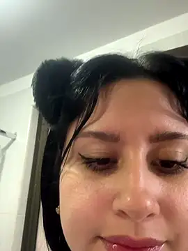 lucy grey25 online show from 11/25/25, 05:46