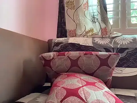 Snapshot of project085 chatting on 10/02/25, 06:31 project085 online show from 10/02/25, 06:31