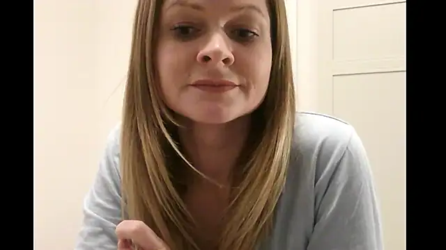 Snapshot of Ginger-bb chatting on 11/09/25, 03:43 Ginger-bb online show from 11/09/25, 03:43